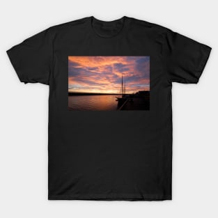 October sunrise on the River Blyth T-Shirt